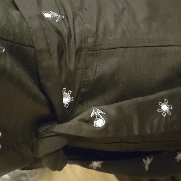 Molly B Black Strapless Chic Dress With Detachable Belt and Intricate Detailing - Picture 3 of 17